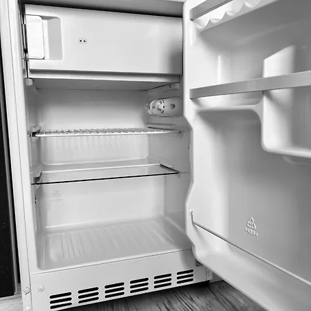 Red Kitchen - Lange Strasse Apartment