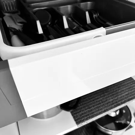 Apartment Red Kitchen - Lange Strasse *