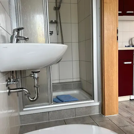 Kuestenkoje Red Ferienwohnung Mit Balkon In Prerow Apartman