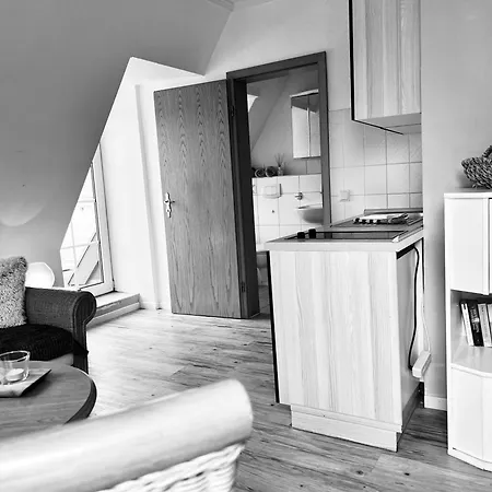 Apartment Red Kitchen - Lange Strasse *