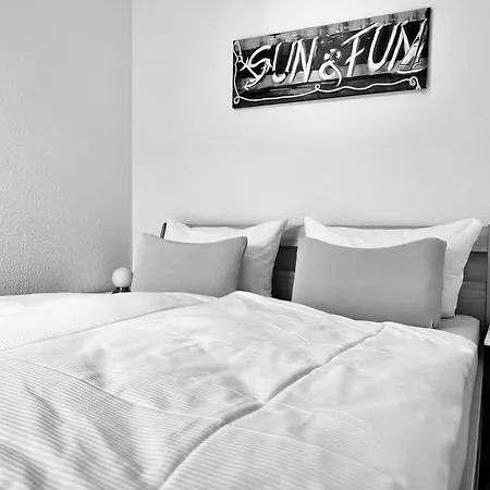 Kuestenkoje Red Ferienwohnung Mit Balkon In Prerow Prerow