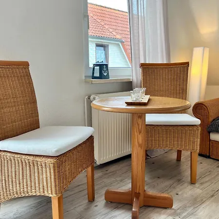 Kuestenkoje Red Balkon Und Hund Willkommen * 普雷罗