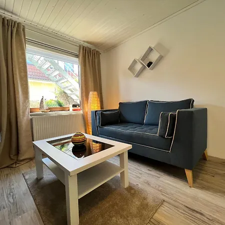 Apartment Red Kitchen - Lange Strasse Prerow