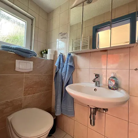 Kuestenkoje Red Ferienwohnung Mit Balkon In Prerow