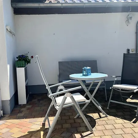 Kuestenkoje Red Ferienwohnung Mit Balkon In Prerow *